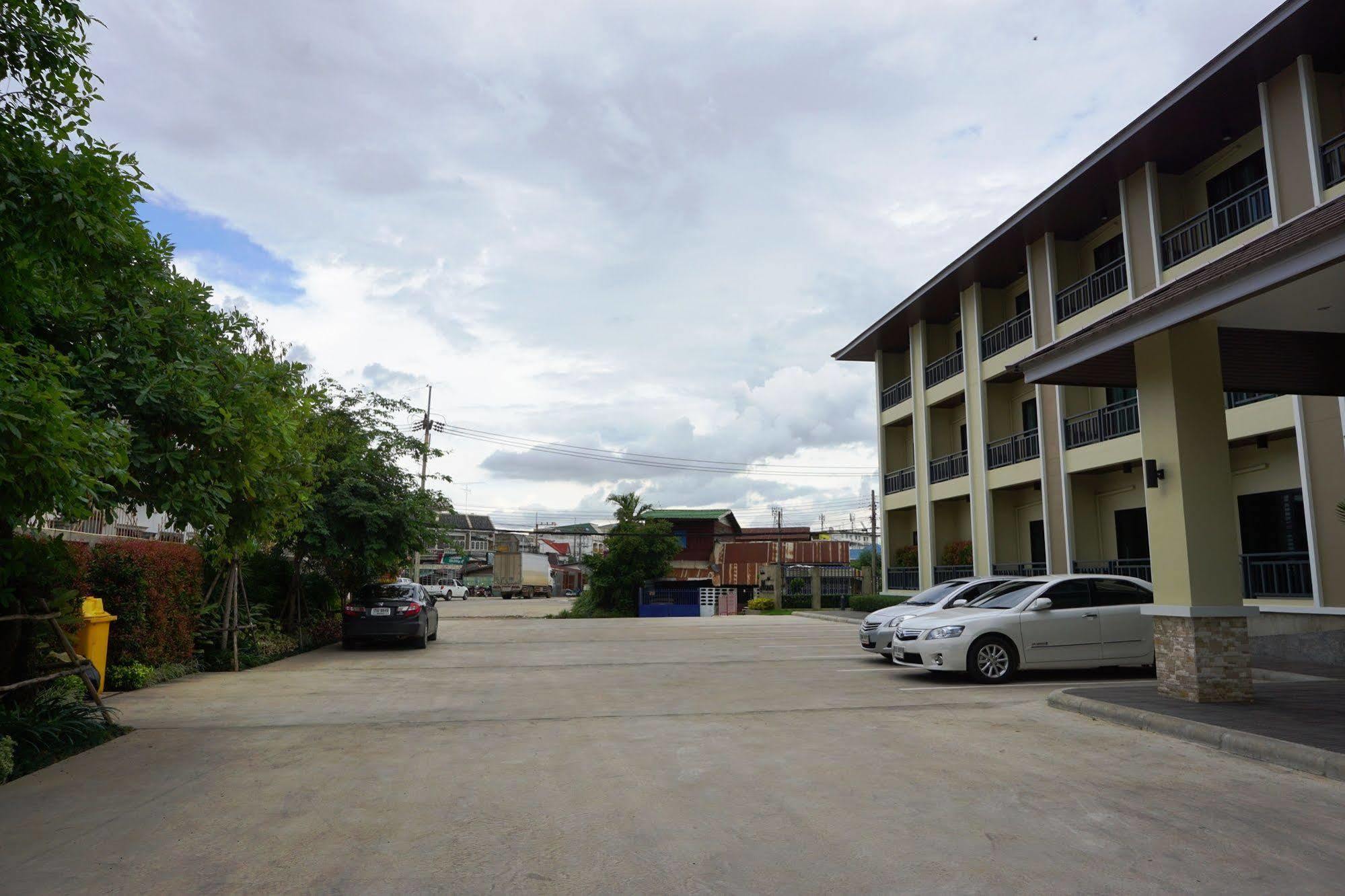 Morage Hotel Phitsanulok Ngoại thất bức ảnh